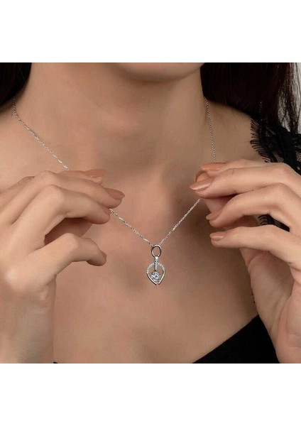 Ucarticaret Swarovski Taşlı Gümüş Tektaş Bayan Kolye
