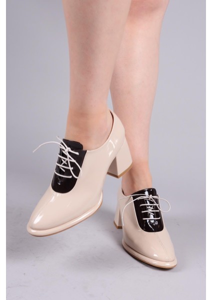 Matre Bağcıklı Rugan Topuklu Ayakkabı Ten