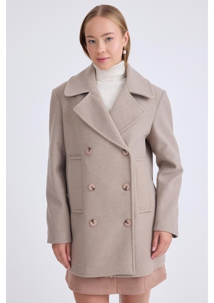 Düğmeli Büyük Cepli Kısa Kaşe Kaban fırsatları