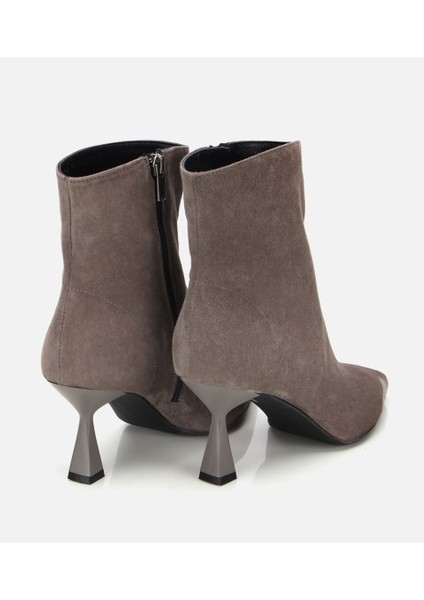 01BOH312650A450 KADIN Süet Deri Vizon Dikiş Detaylı Sivri Kısa Topuklu Bot fırsatları