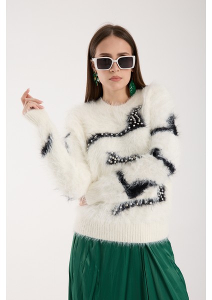 Kadın Beyaz Sakal Iplik Inci Detaylı Bisiklet Yaka Triko Kazak