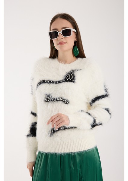 Kadın Beyaz Sakal Iplik Inci Detaylı Bisiklet Yaka Triko Kazak indirimleri