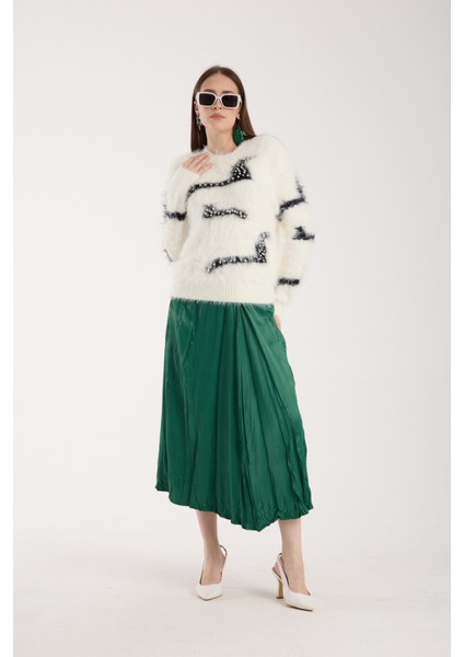 Kadın Beyaz Sakal Iplik Inci Detaylı Bisiklet Yaka Triko Kazak