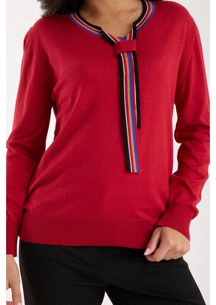 Kadın Kırmızı Elit Viskon Kumaş Kontrast Şeritli Bisiklet Yaka Triko Bluz indirimleri