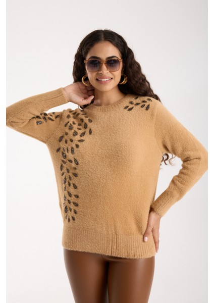 Kadın Bej Sakal Iplik Boncuk Nakışlı Bisiklet Yaka Triko Bluz