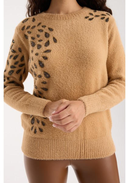 Kadın Bej Sakal Iplik Boncuk Nakışlı Bisiklet Yaka Triko Bluz modelleri