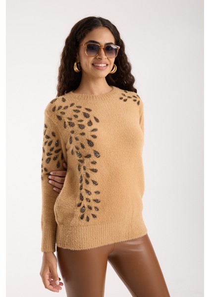 Kadın Bej Sakal Iplik Boncuk Nakışlı Bisiklet Yaka Triko Bluz indirimleri