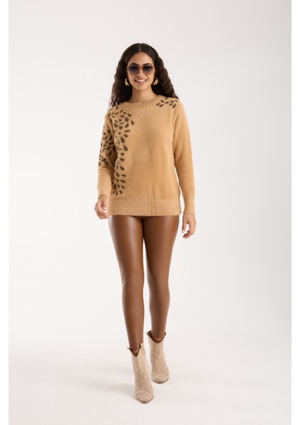 Kadın Bej Sakal Iplik Boncuk Nakışlı Bisiklet Yaka Triko Bluz