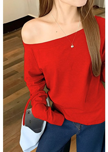 Kırmızı Kadın Düşük Omuz Kayık Yaka Oversize Uzun Kollu T-Shirt fiyatları