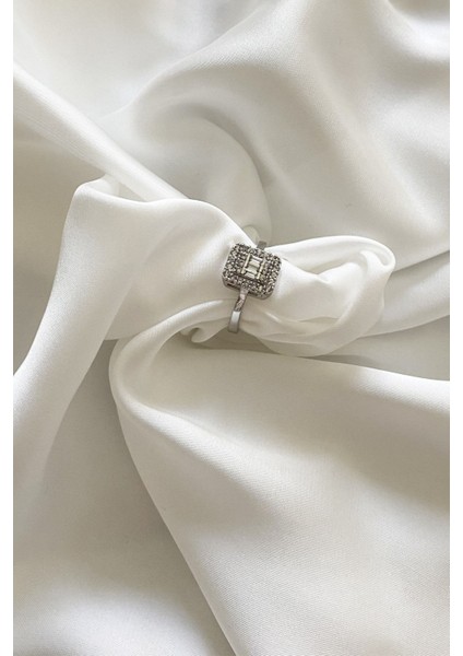 Baget Pırlanta Görünümlü Yüzük modelleri