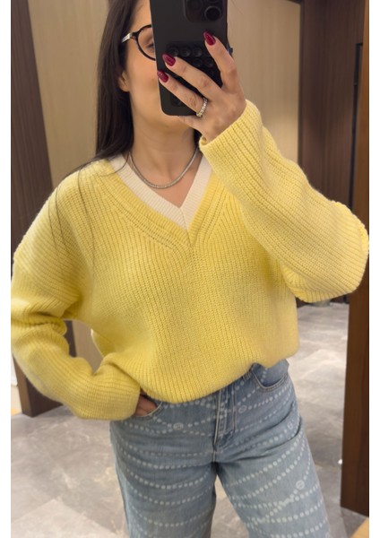 Yakası Renkli Triko Kazak- Sarı modelleri