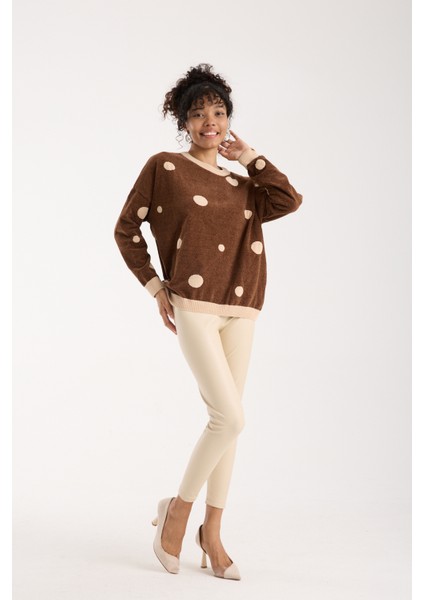 Kadın Kahve Puantiyeli Şönil Kadife Bisiklet Yaka Triko Kazak