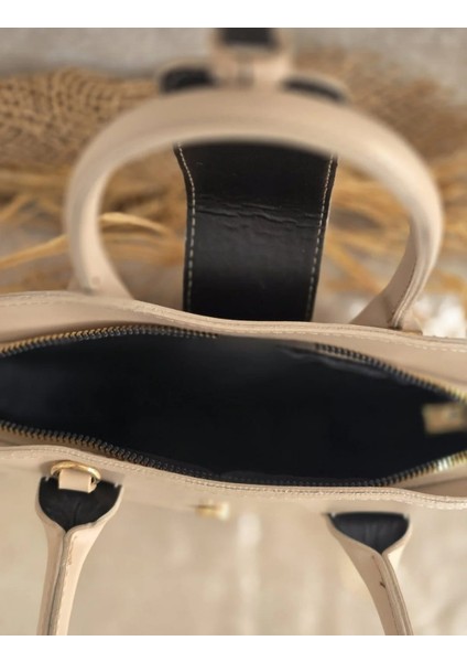 Üçgen Kadın Kol Çantası Uzun Çaprazlı Krem modelleri