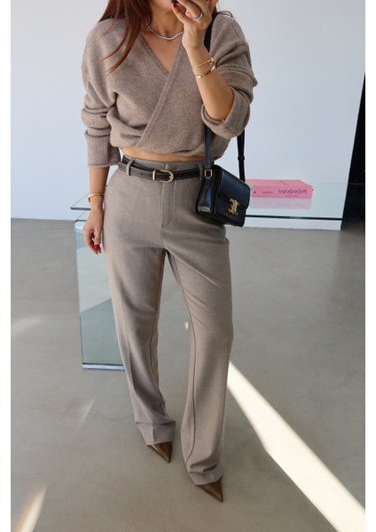 Kemerli Düz Fit Pantolon modelleri