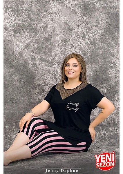 Lady Büyük Beden Çizgili Tül Detaylı Yaka Kısa Kollu Uzun Kapri Pijama Takımı