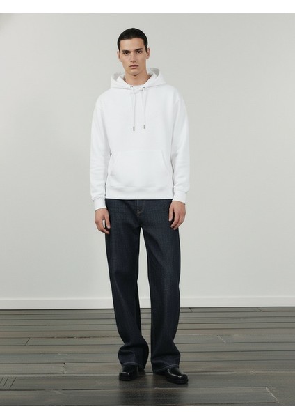 Uzun Kollu Kapüşonlu Sign Baskılı Beyaz Sweatshırt
