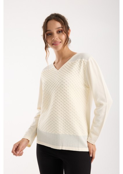 Kadın Ekru Viskon Kumaş V Yaka Simli Triko Bluz fırsatları