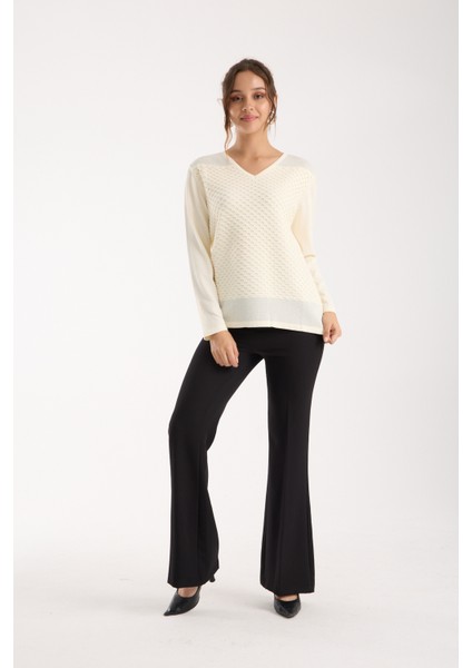 Kadın Ekru Viskon Kumaş V Yaka Simli Triko Bluz