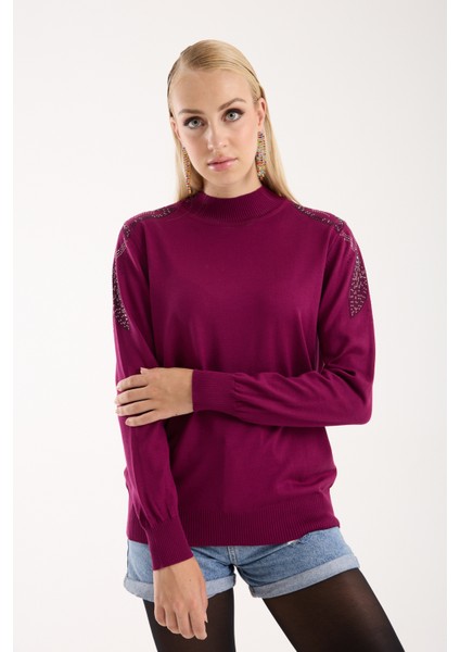 Kadın Mürdüm Elit Viskon Kumaş Taş Detaylı Omuzlar Yarım Balıkçı Yaka Triko Bluz