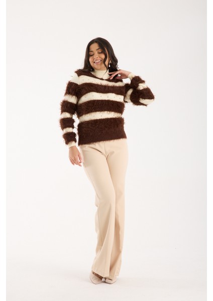 Kadın Acı Kahve Sakal Iplik Taş Detaylı Yarım Balıkçı Yaka Triko Kazak indirimleri