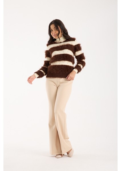 Kadın Acı Kahve Sakal Iplik Taş Detaylı Yarım Balıkçı Yaka Triko Kazak