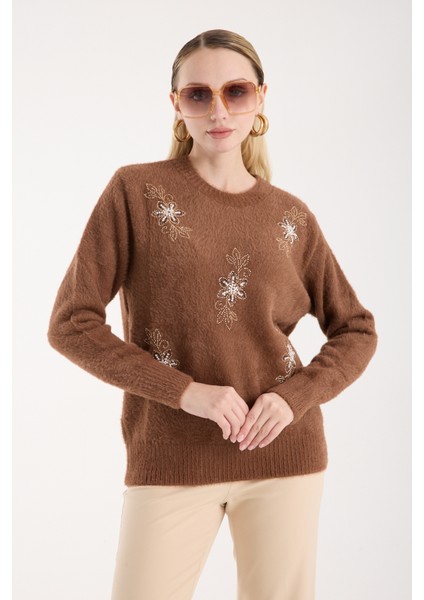 Kadın Taba Sakal Iplik Boncuk Nakışlı Bisiklet Yaka Triko Kazak