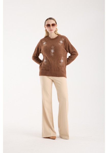 Kadın Taba Sakal Iplik Boncuk Nakışlı Bisiklet Yaka Triko Kazak