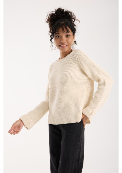 Kadın Ekru Reglan Kol ve Tek Düğmeli Manşetler Bisiklet Yaka Simli Triko Kazak fiyatları