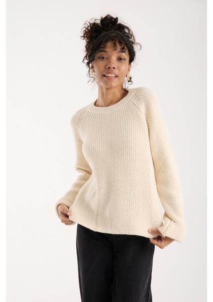 Kadın Ekru Reglan Kol ve Tek Düğmeli Manşetler Bisiklet Yaka Simli Triko Kazak fırsatları