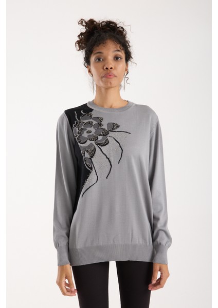 Kadın Gri Elit Viskon Kumaş Taş Detaylı Bisiklet Yaka Triko Bluz modelleri