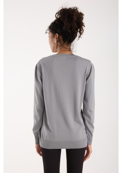 Kadın Gri Elit Viskon Kumaş Taş Detaylı Bisiklet Yaka Triko Bluz indirimleri