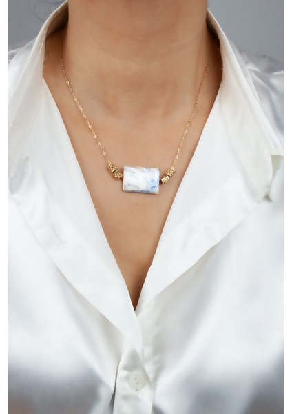 Etnik Figürlü Ince Zincir Kolye