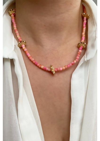 Gold Çiçek Detay Pembe Kolye