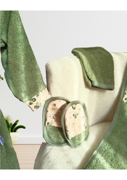 Kız Bebek Bornoz Seti 5’li – %100 Pamuk – Antialerjenik – Yeşil Çiçek Desenli fırsatları