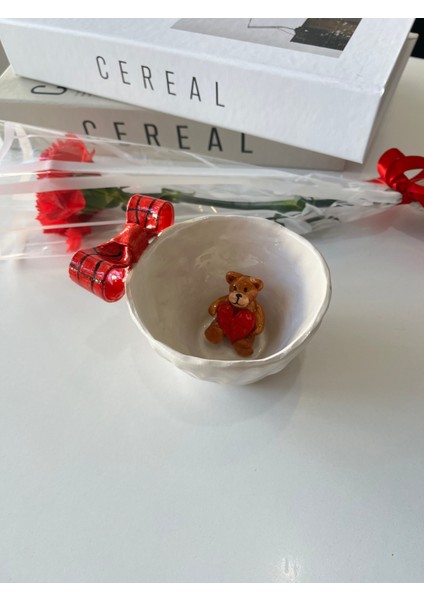 Kupa Kırmızı Kurdeleli Ayıcıklı El Yapımıı Sevimli Seramik Kupa