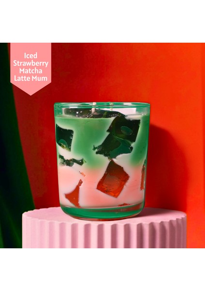 Iced Strawberry Matcha Latte Mum | Doğal Soya Balmumu Jel Mum – Çevre Dostu Dekoratif Mum 250G fiyatları