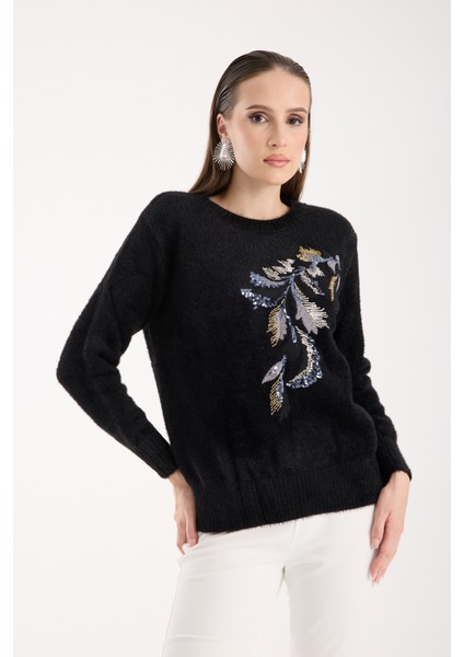 Kadın Siyah Sakal Iplik Yaprak Desenli Boncuk Nakışlı Bisiklet Yaka Triko Kazak