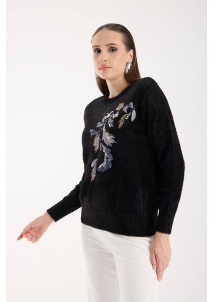 Kadın Siyah Sakal Iplik Yaprak Desenli Boncuk Nakışlı Bisiklet Yaka Triko Kazak fırsatları