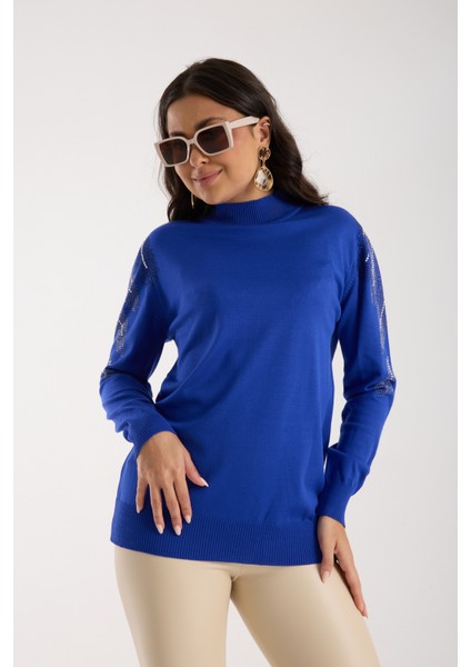 Kadın Saks Mavisi Elit Viskon Kumaş Taş Detaylı Omuzlar Yarım Balıkçı Yaka Triko Bluz