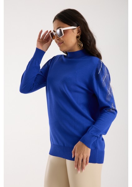 Kadın Saks Mavisi Elit Viskon Kumaş Taş Detaylı Omuzlar Yarım Balıkçı Yaka Triko Bluz fiyatları