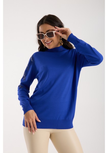 Kadın Saks Mavisi Elit Viskon Kumaş Taş Detaylı Omuzlar Yarım Balıkçı Yaka Triko Bluz