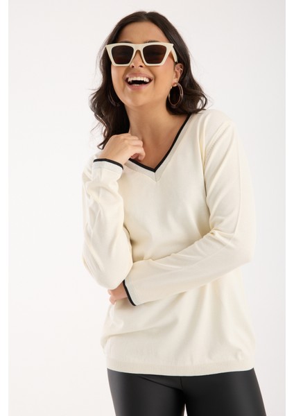 Kadın Ekru Elit Viskon Kumaş Kontrast Sim Biyeli V Yaka Triko Bluz fiyatları