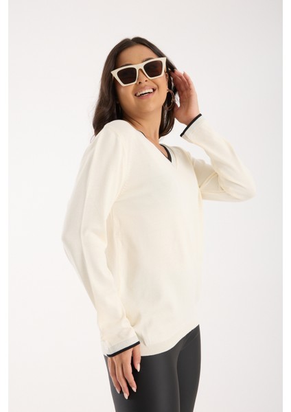 Kadın Ekru Elit Viskon Kumaş Kontrast Sim Biyeli V Yaka Triko Bluz modelleri