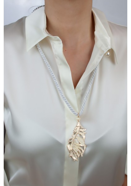 Kuş Tüyü Figür Uçlu Örgü Kolye