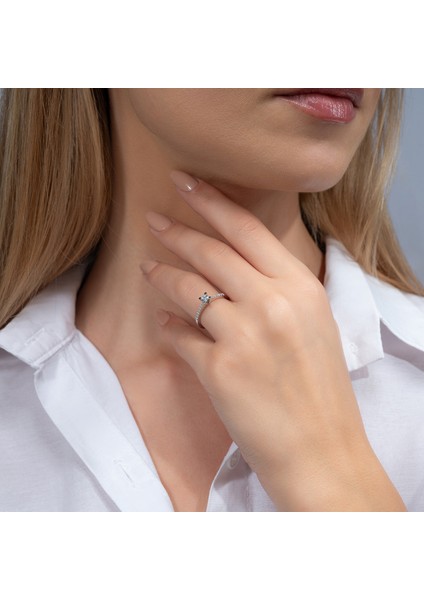 0,32 Karat Kolu Taşlı Tektaş Pırlanta Yüzük fırsatları