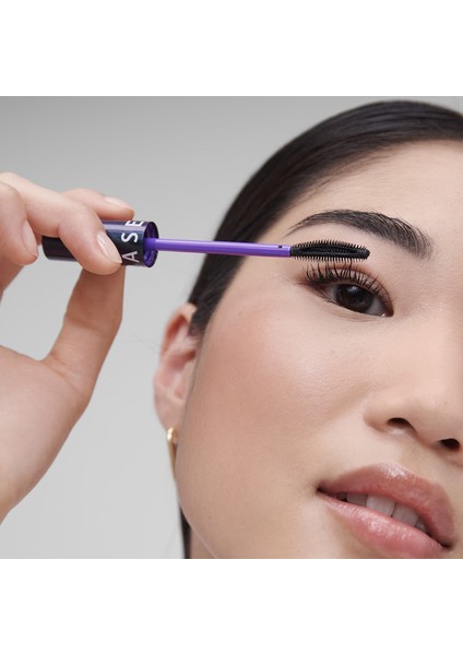 Sürpriz Yılbaşı Seti - Makyaj Çantasında Bulunması Gereken 8 Güzellik Ürünü indirimleri