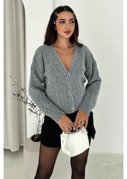 Kadın V Yaka Düğmeli Triko Hırka – Textured Grace modelleri