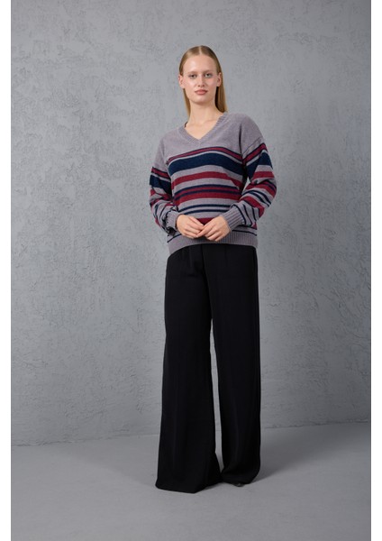 Kadın Gri Çizgili V Yaka Şönil Kadife Triko Kazak