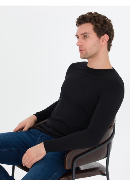 Erkek Siyah Slim Fit %100 Yün Bisiklet Yaka Basic Triko Kazak 50259680-VR046