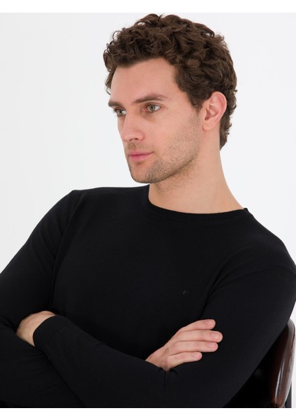 Erkek Siyah Slim Fit %100 Yün Bisiklet Yaka Basic Triko Kazak 50259680-VR046 fiyatları